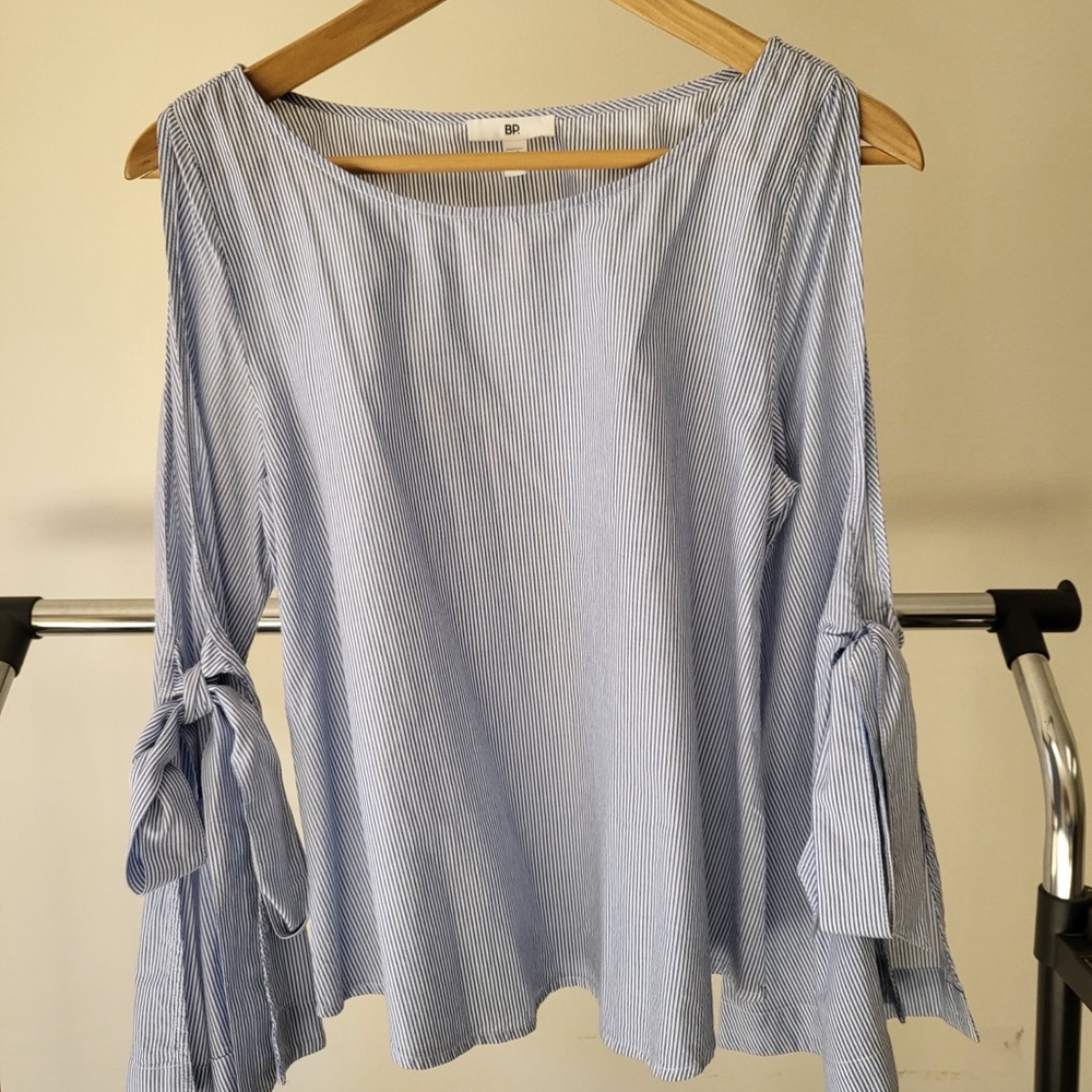 Blue Striped LS Cold Shoulder Blouse XS